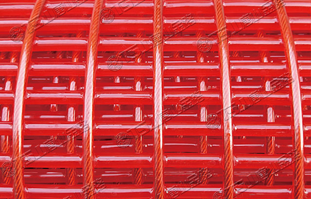 篩分設(shè)備選用聚氨酯篩網(wǎng)，高耐磨、壽命長(zhǎng)