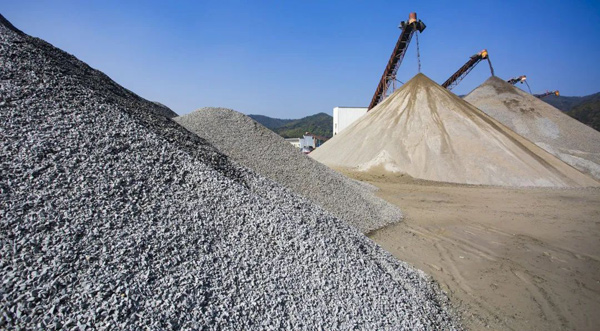 投資一家制砂廠能賺錢嗎？什么樣的制砂機(jī)生產(chǎn)效率高？